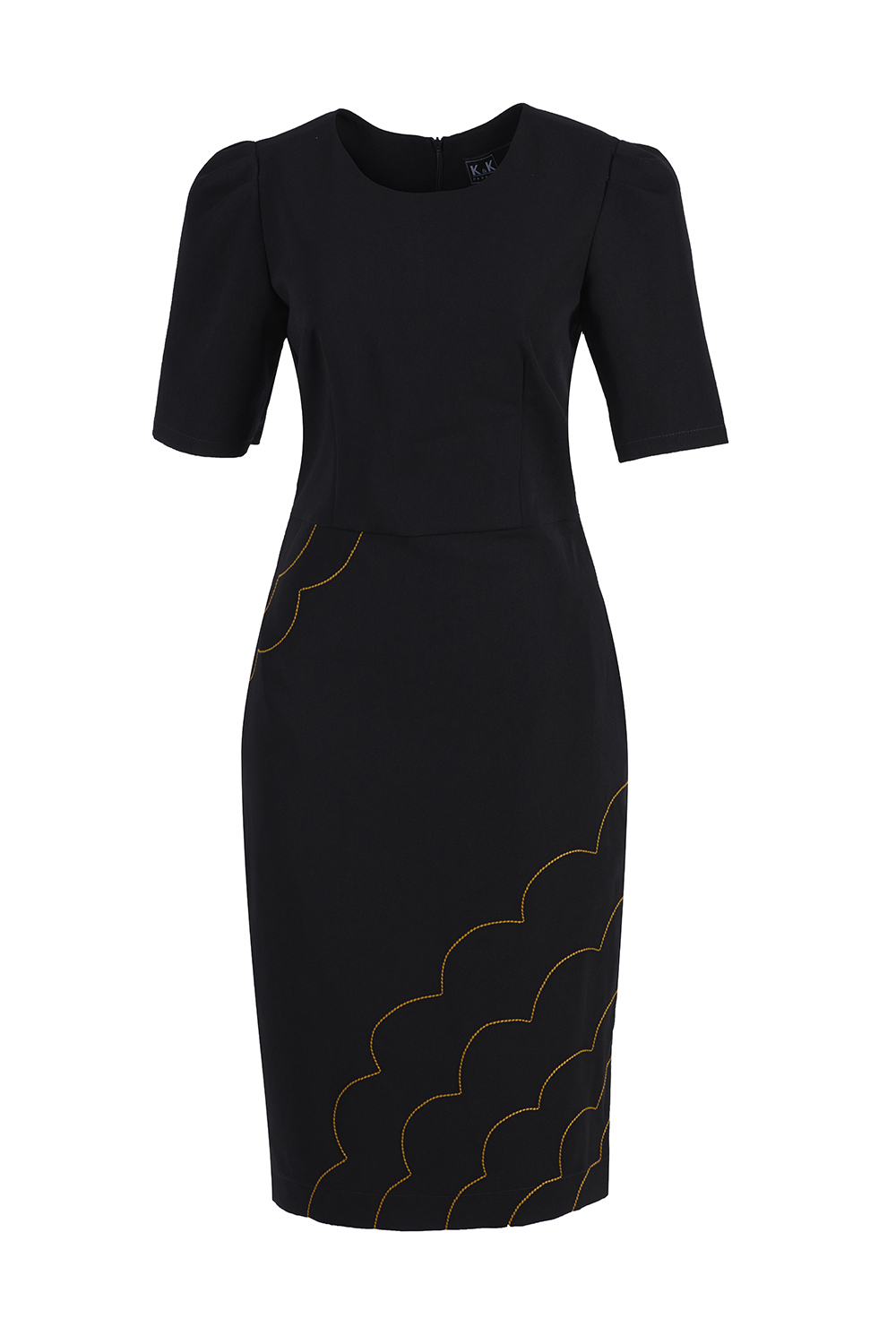 Đầm đen form ôm body tay lỡ 