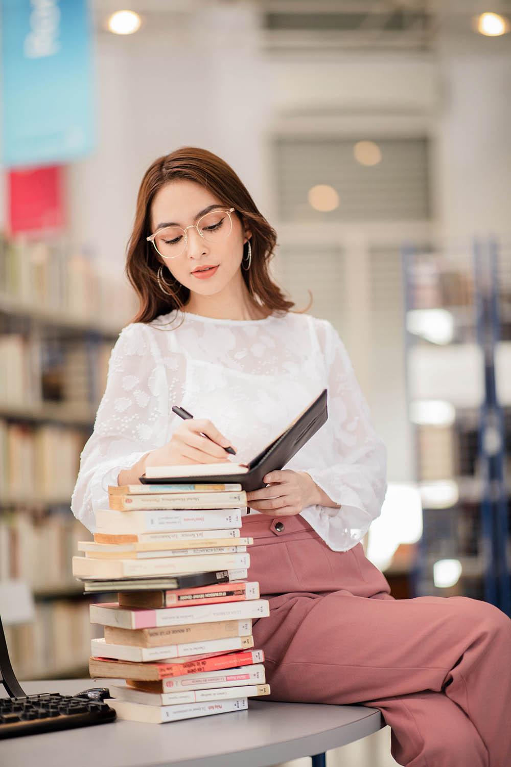 Áo voan trắng tay dài 