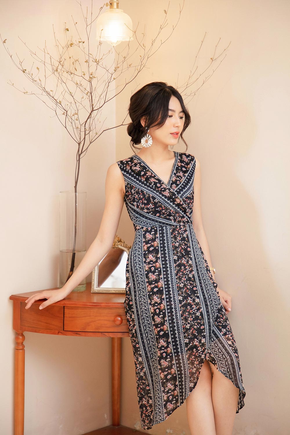 Đầm voan họa tiết tùng váy đắp xéo 