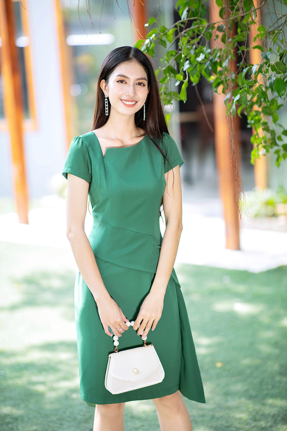 Đầm peplum viền bèo dáng ôm 