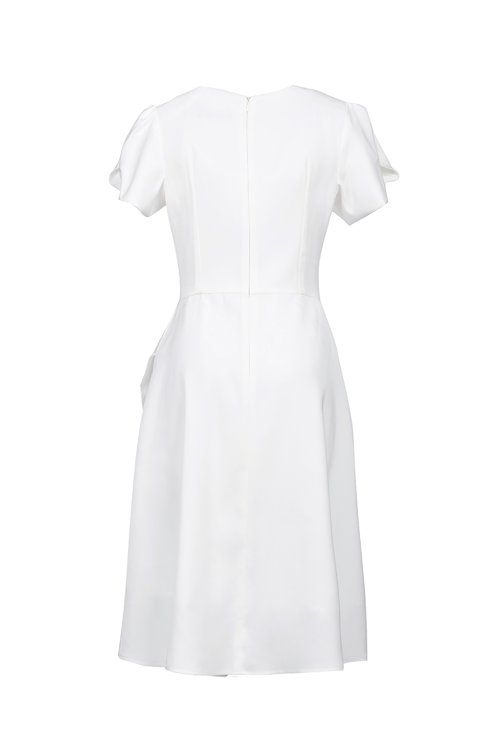 Đầm trắng tùng váy xòe đắp chéo tay đính hoa 