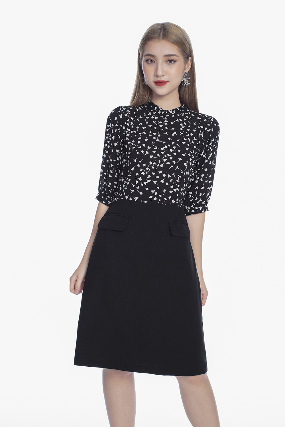 Đầm chữ A phối họa tiết tay lỡ 