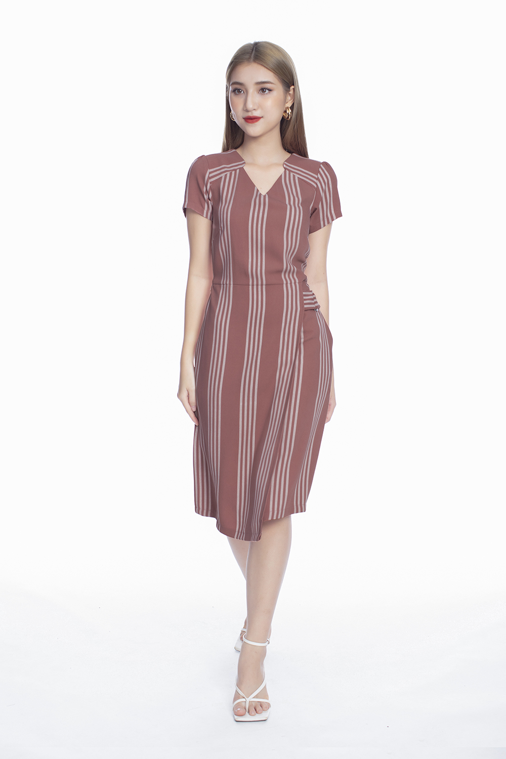 Đầm chữ A phối kẻ sọc cổ V 