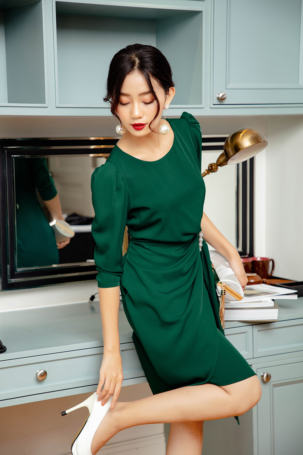 Đầm chữ A tay lỡ nhấn eo 