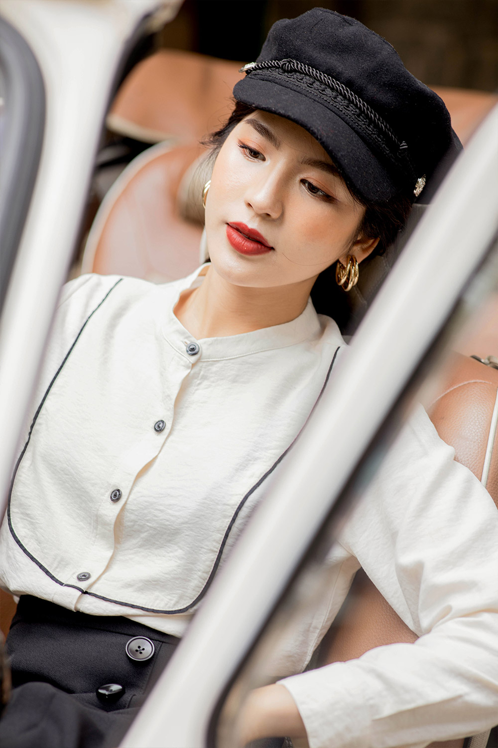 Áo sơ mi tay dài viền đen 