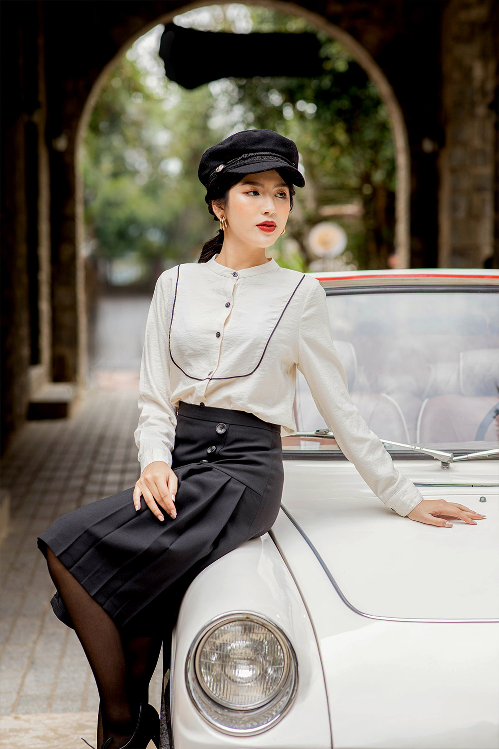 Áo sơ mi tay dài viền đen 