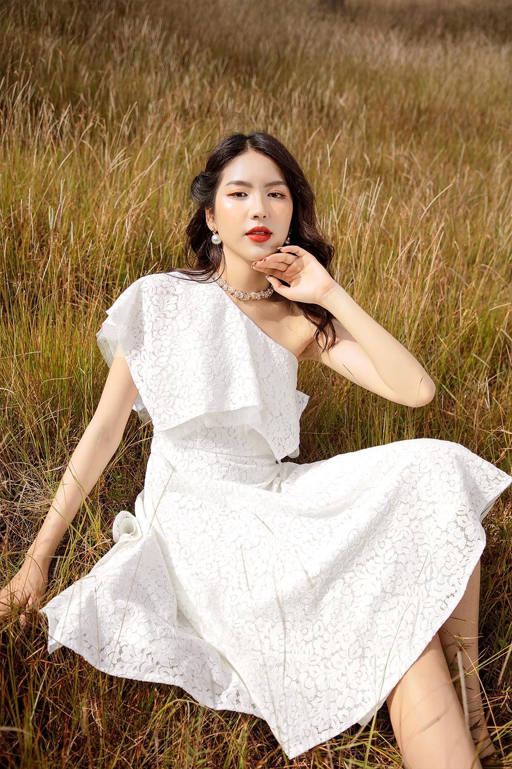 Áo lệch vai may nhún vải - Màu trắng - Ladies | H&M VN