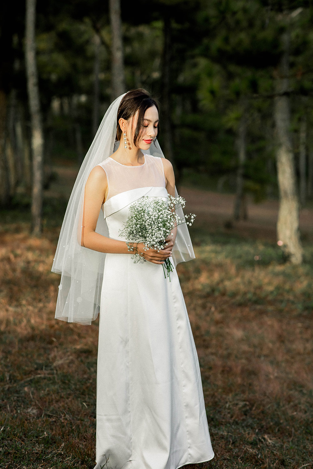 Đầm dự tiệc cưới phối ren lưới dáng dài 