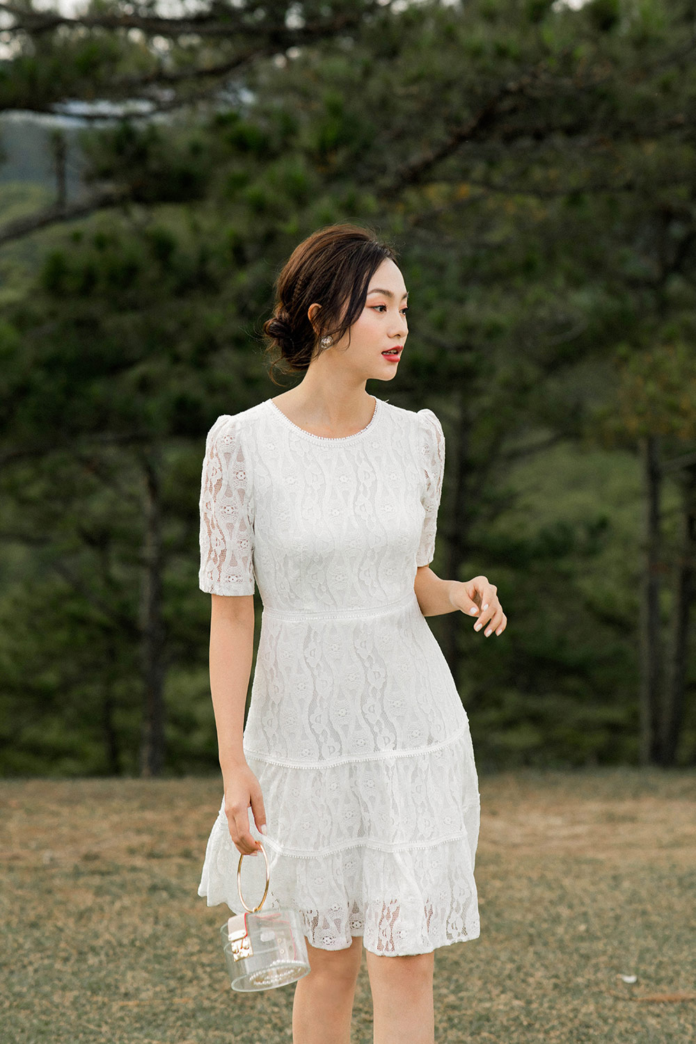 Đầm ren xòe tay lửng 