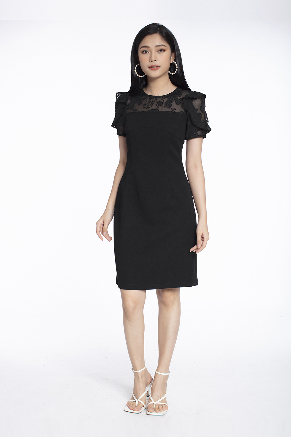 Đầm đen dáng chữ A phối voan cóc 