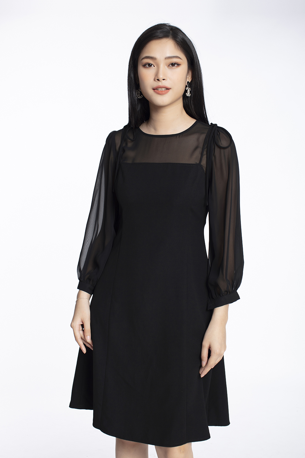 Tổng hợp các mẫu đầm đen sang trọng cực xinh cho nàng dạo phố | Fashion,  Slip dress, Style