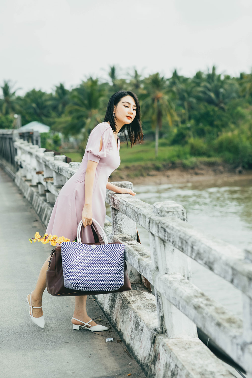 Đầm chữ A cổ tim tay cut-out 