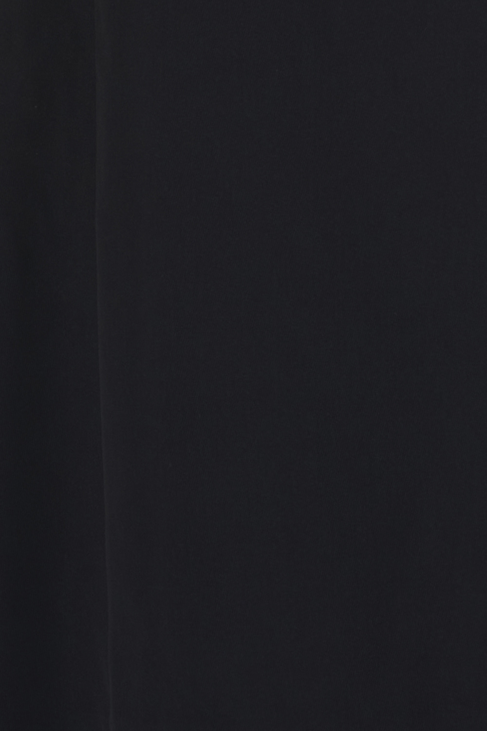 Đầm đen dáng xòe tay dài phối voan 