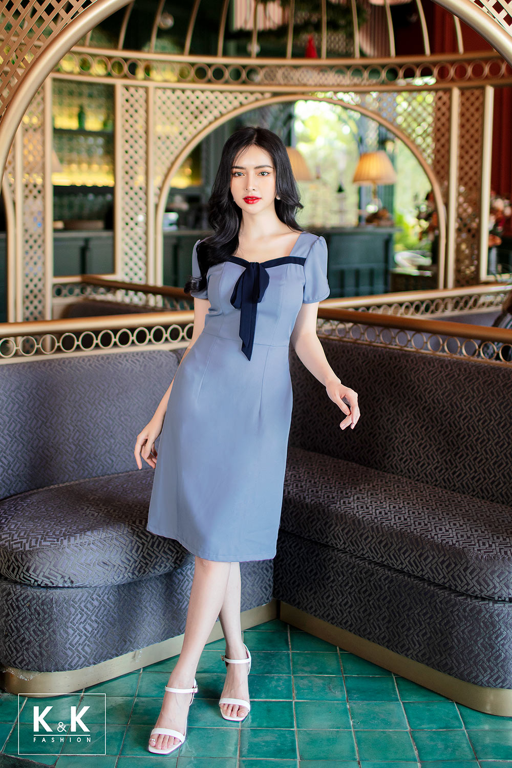 Đầm chữ A cổ vuông phối nơ