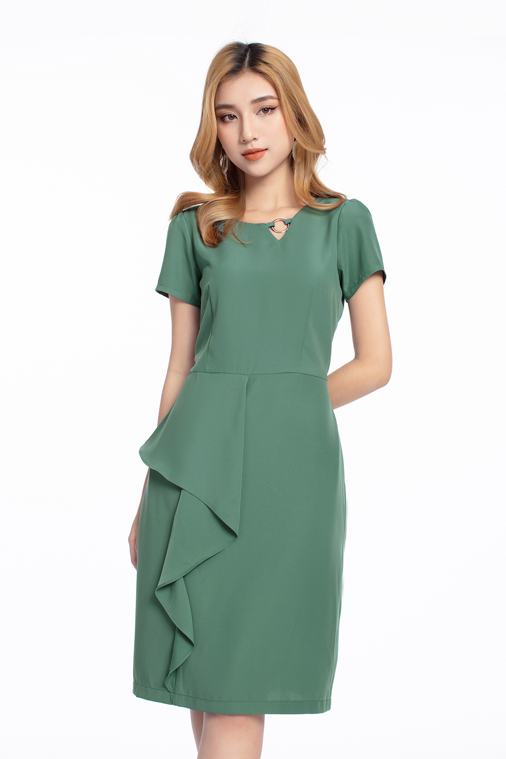 Đầm chữ A nhấn eo phối bèo 