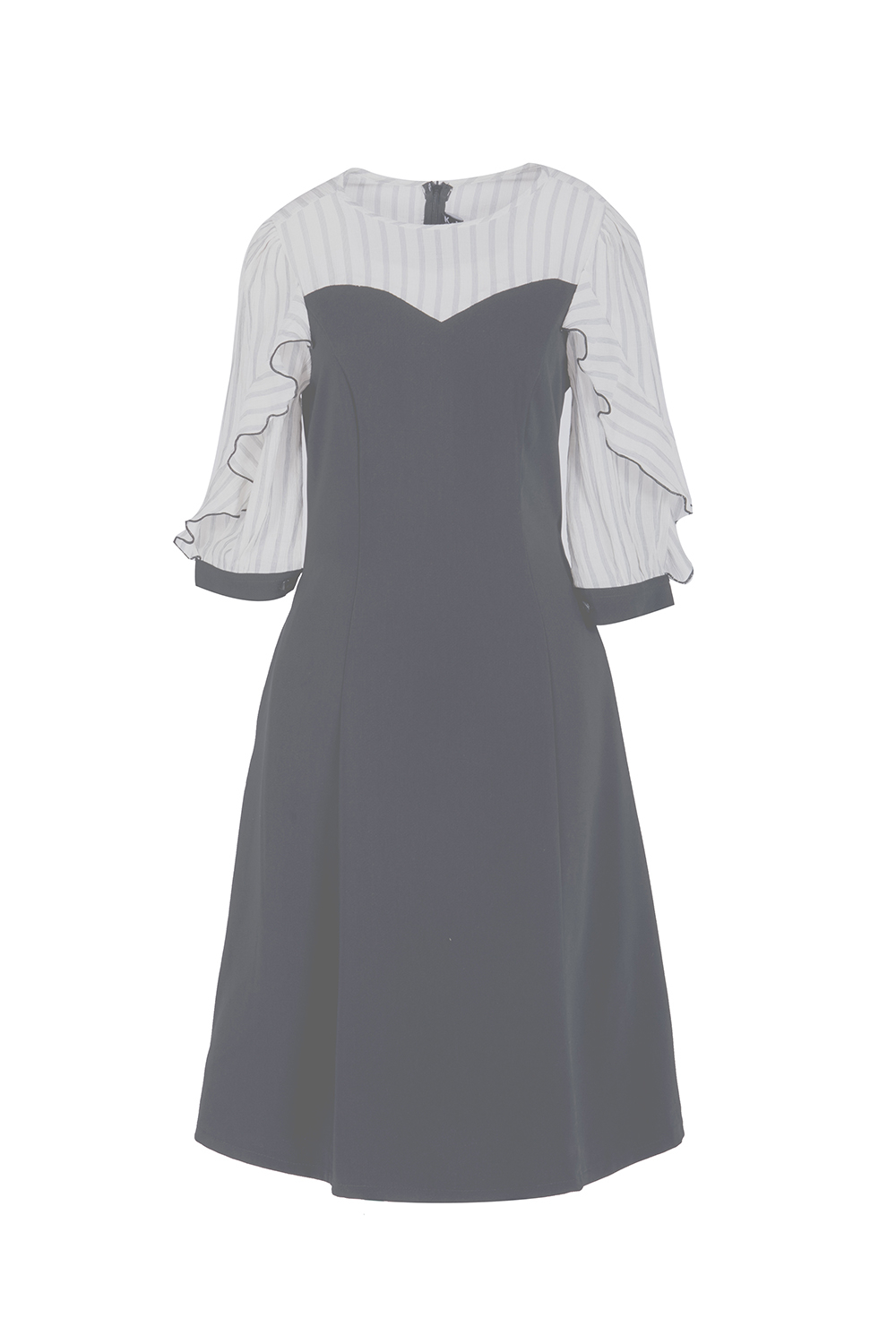 Đầm xòe tay lỡ phối bèo 