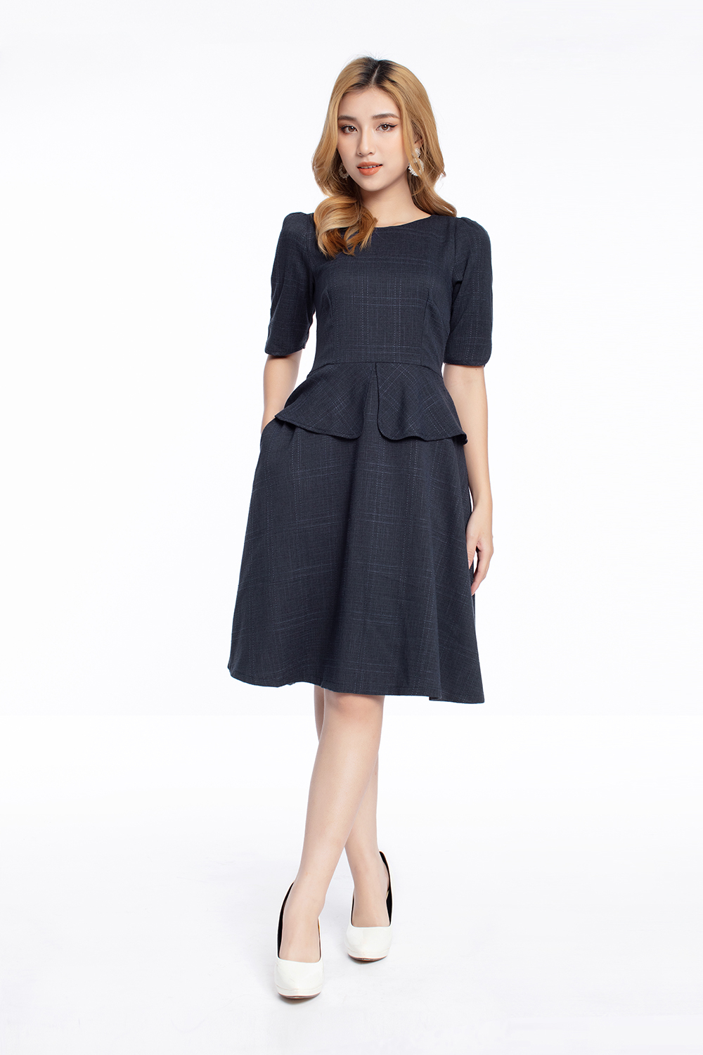 Đầm peplum dáng xòe tay lỡ 