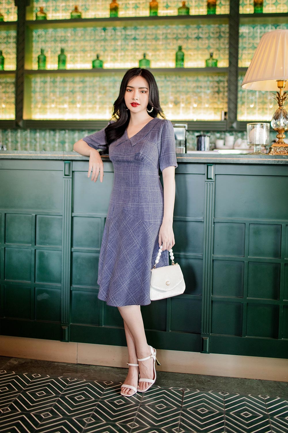 Đầm cổ sen cách điệu dáng xòe 