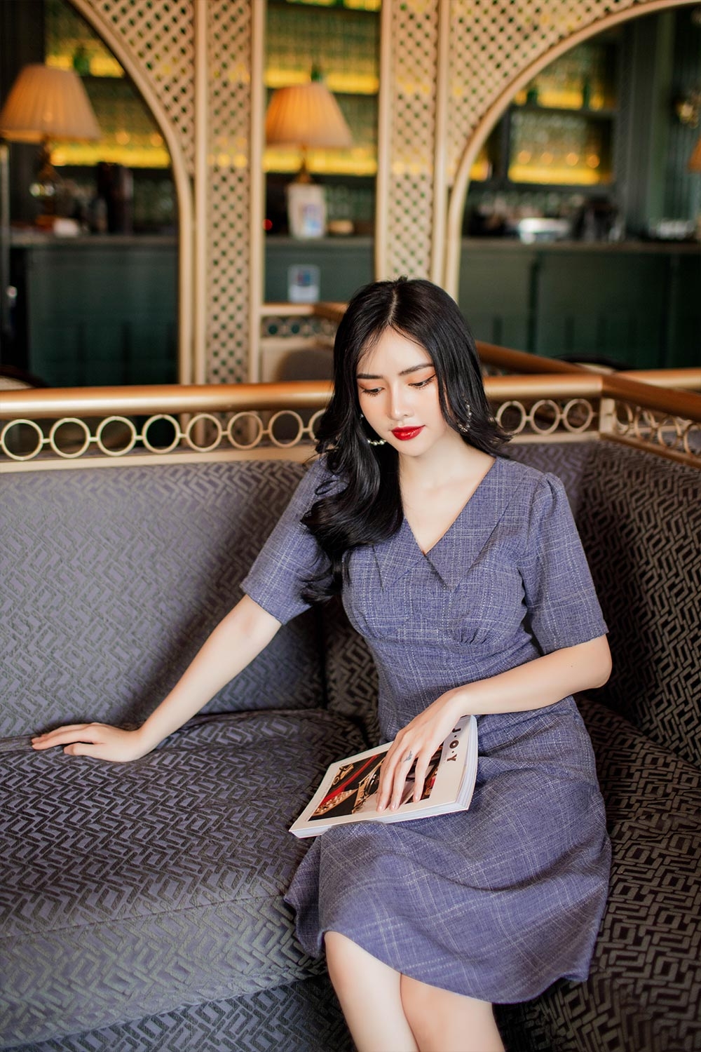 Đầm cổ sen cách điệu dáng xòe 