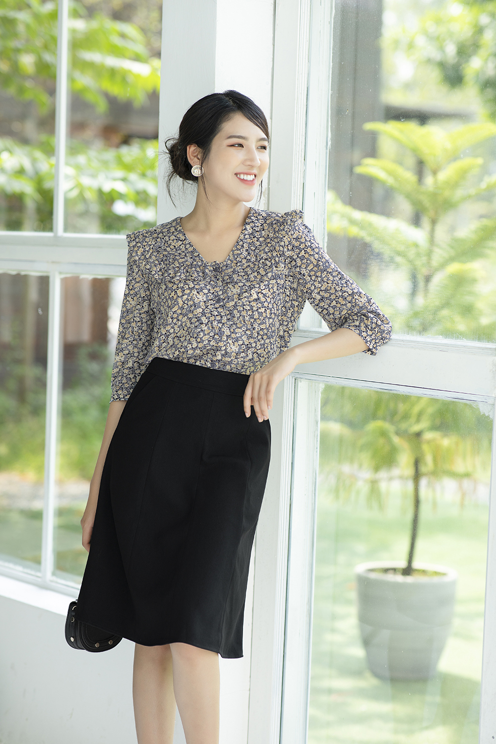 Áo sơ mi kiểu phối bèo họa tiết hoa 
