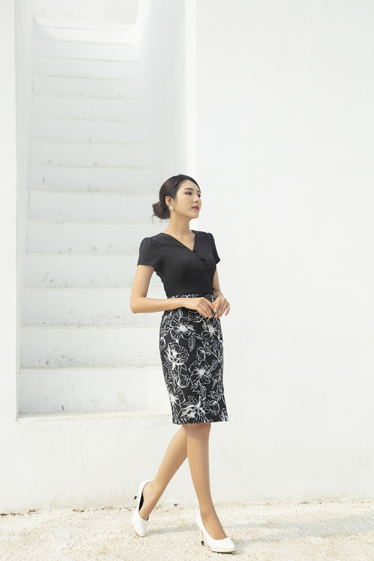 Đầm liền công sở phối họa tiết cổ V KK96-03