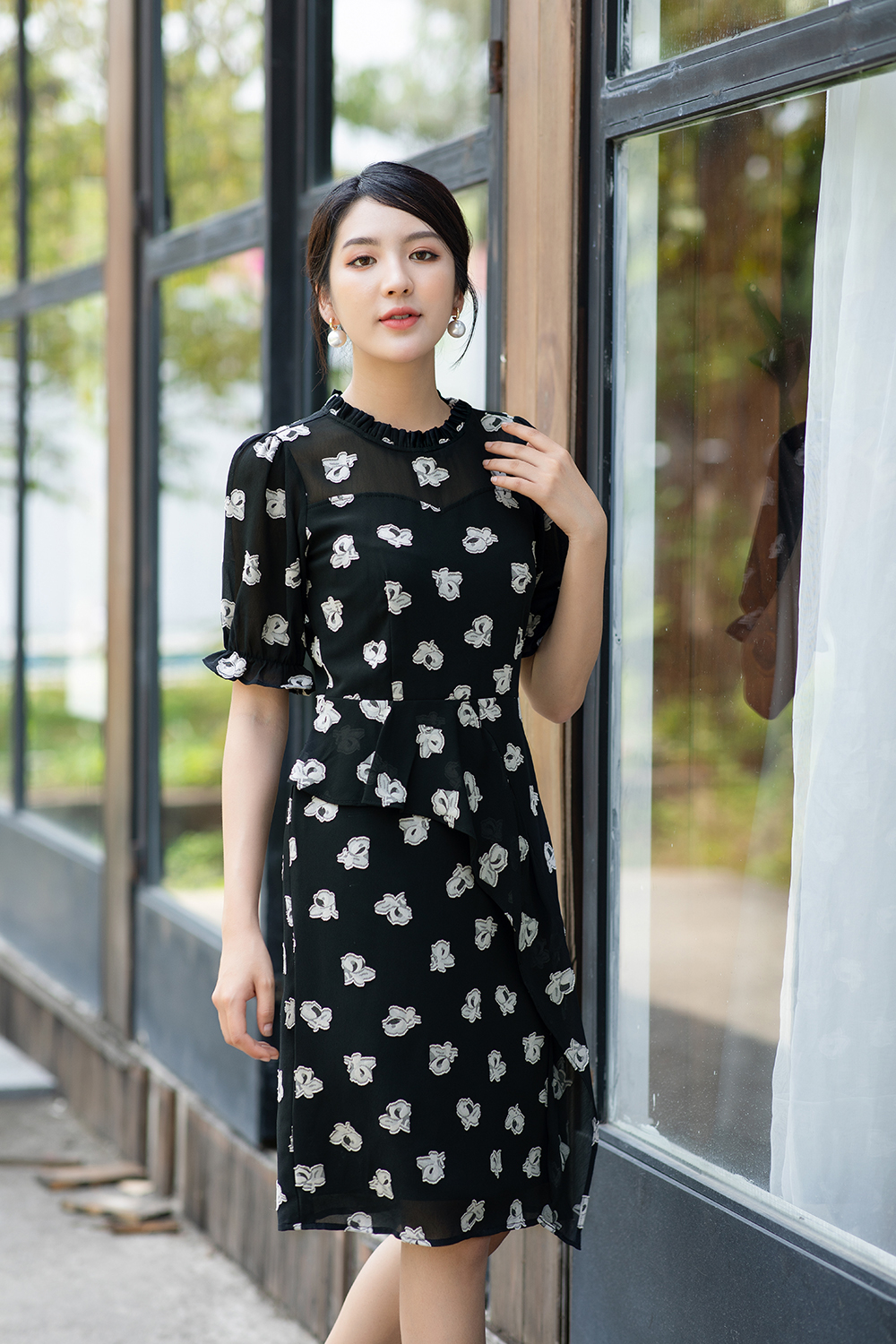 Đầm chữ A họa tiết tay lỡ viền bèo KK104-39