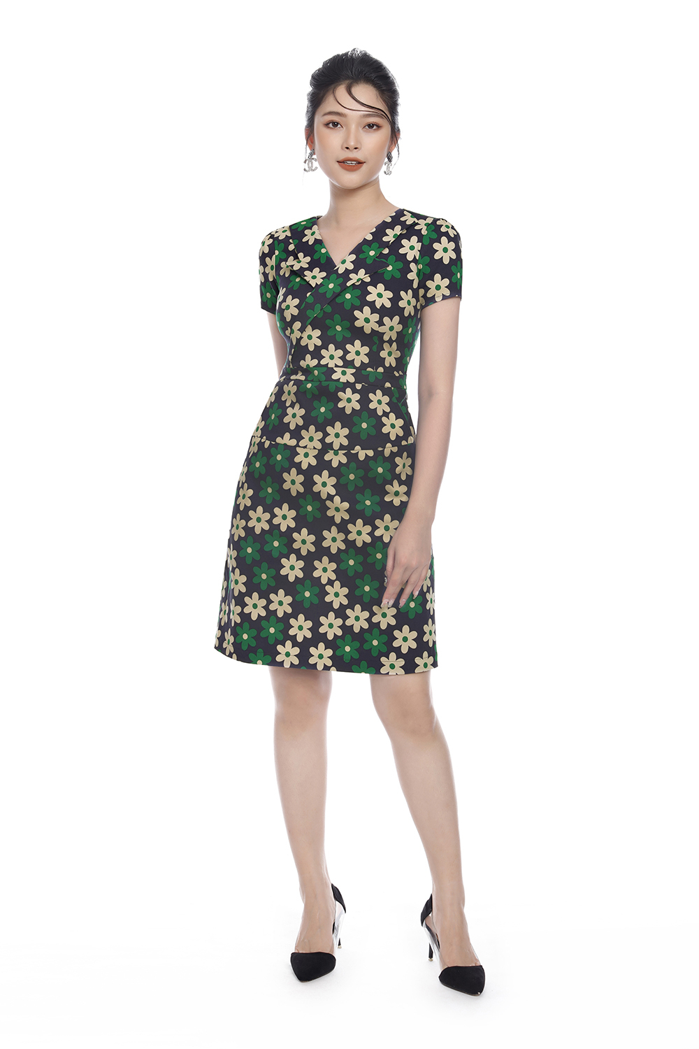 Đầm hoa dáng chữ A cổ V tay ngắn 