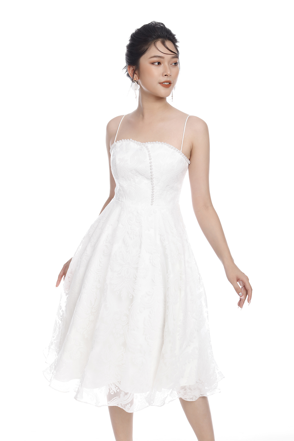 Đầm tiệc hai dây dáng xòe phối ngọc trai 