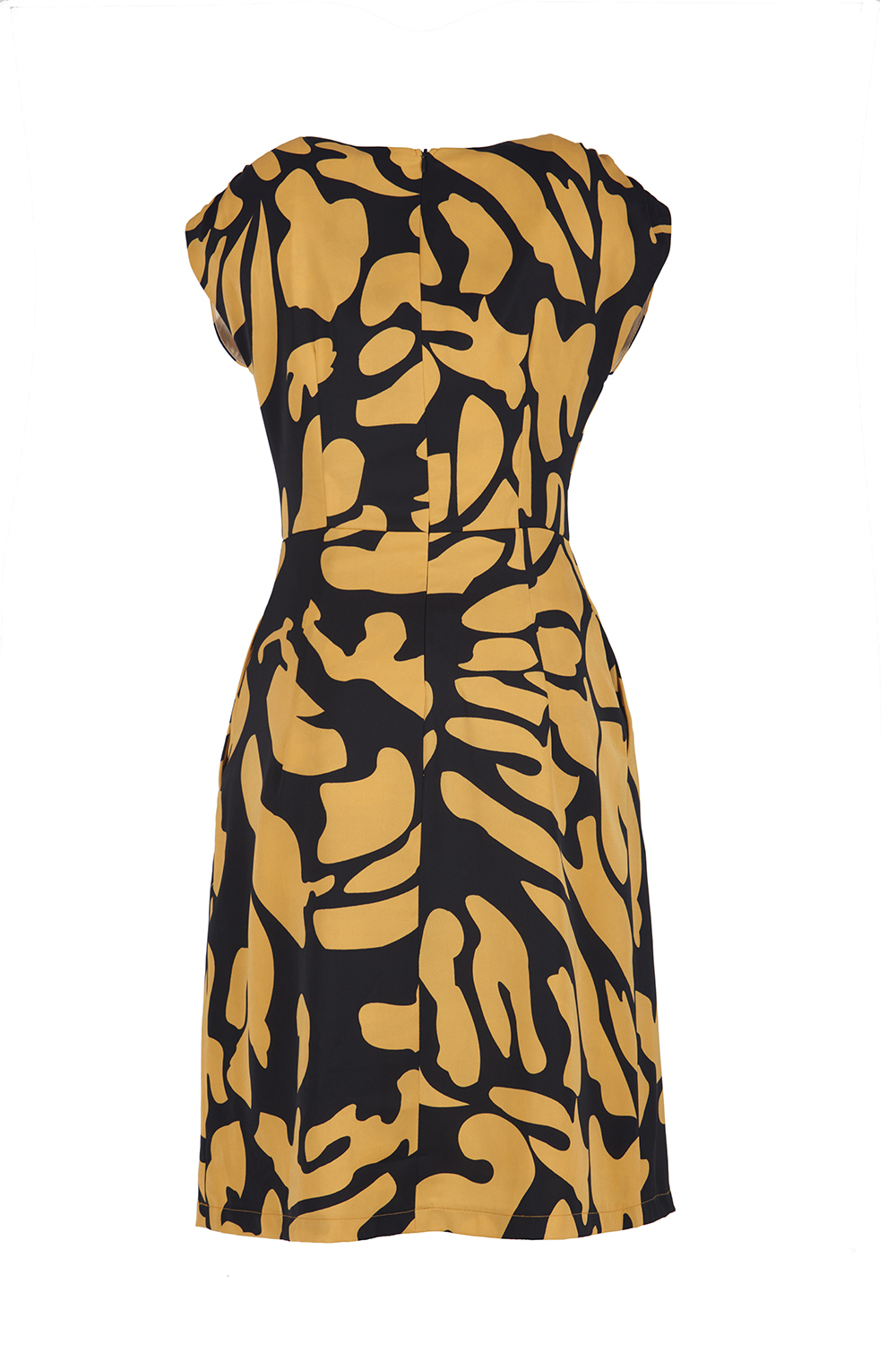 Đầm chữ A họa tiết nhấn eo cổ V 