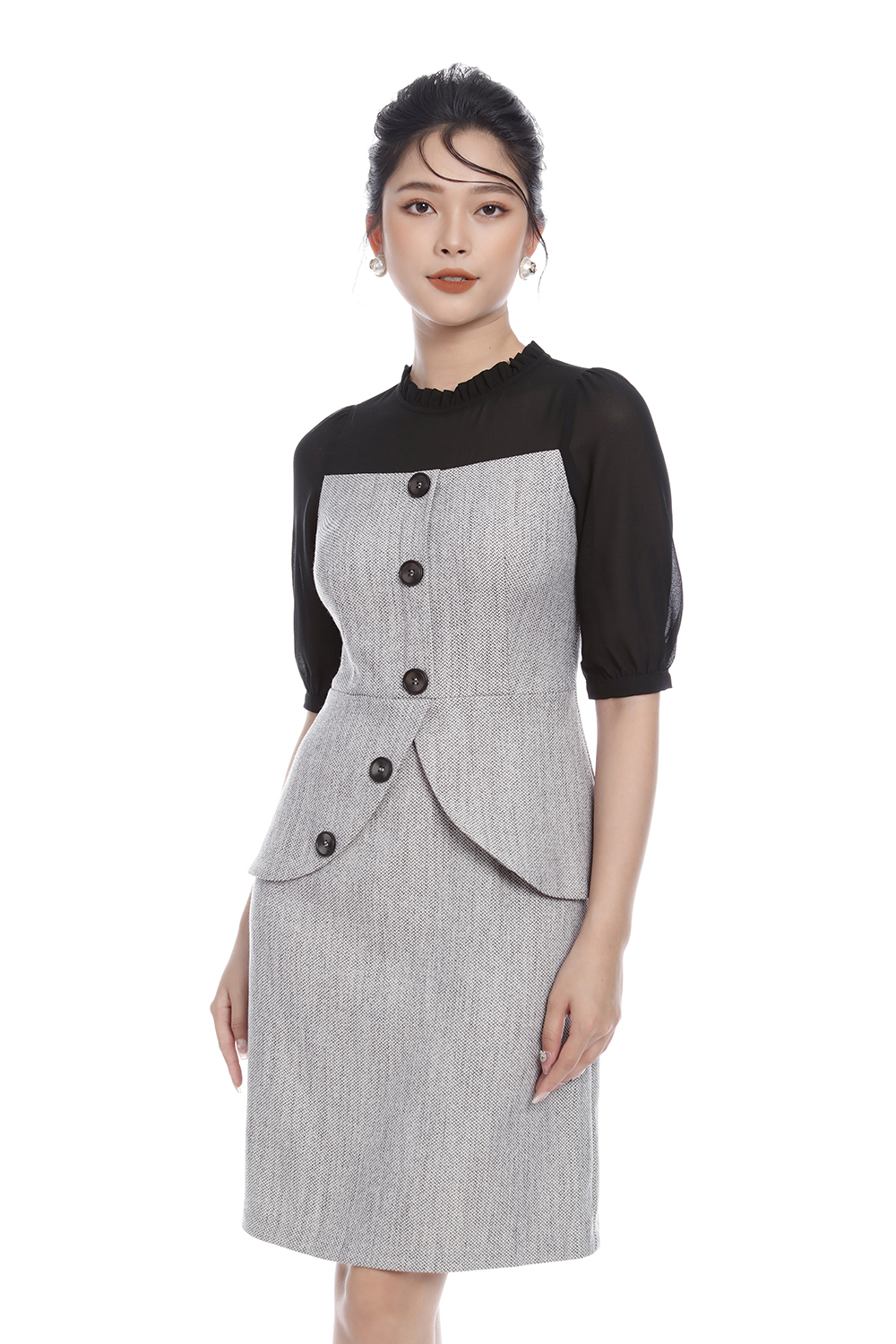 Đầm peplum đính nút tay lỡ 
