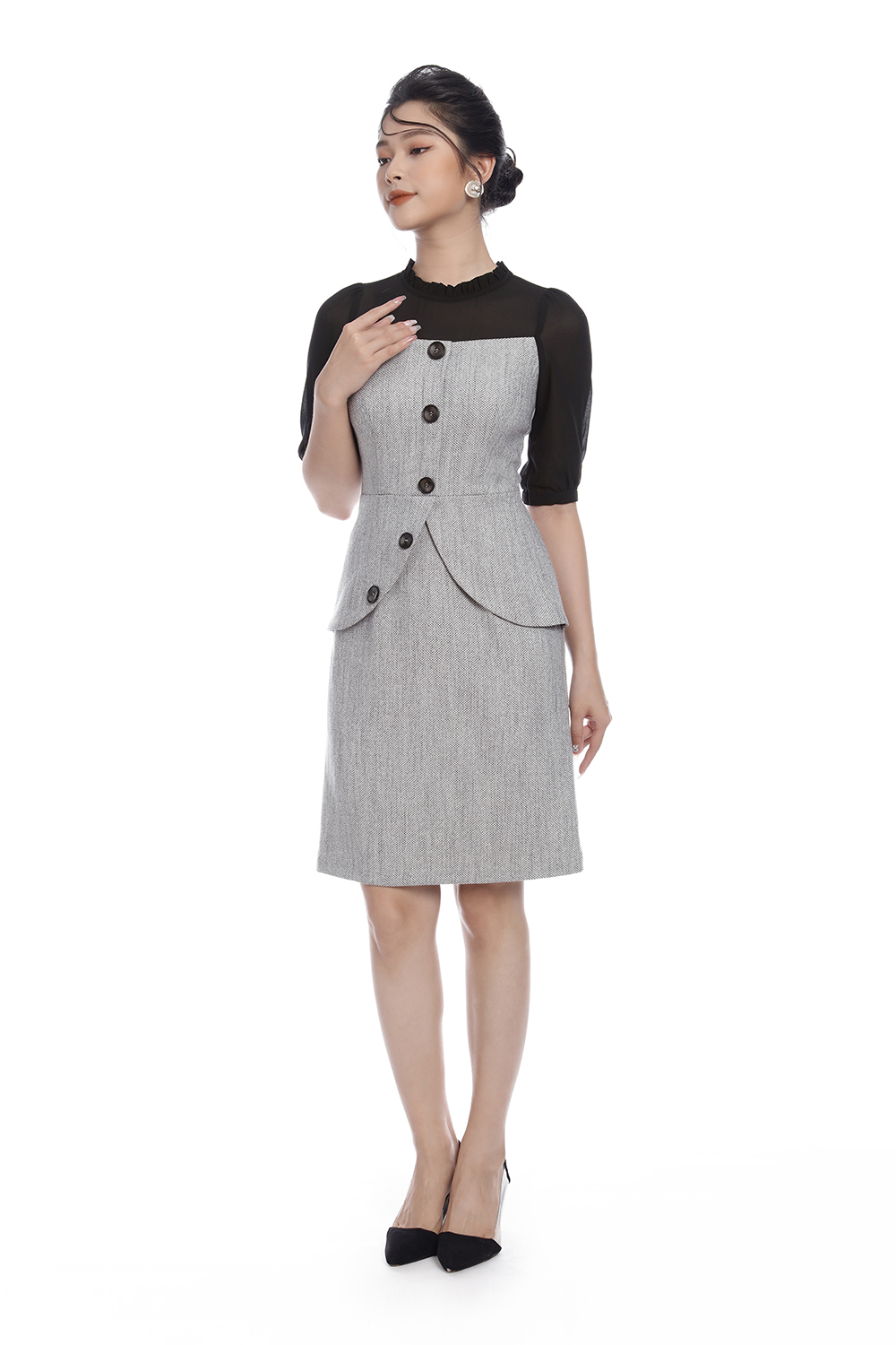 Đầm peplum đính nút tay lỡ 