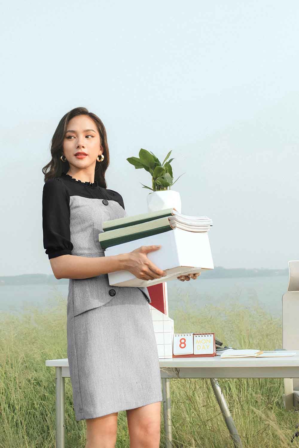 Đầm peplum đính nút tay lỡ 