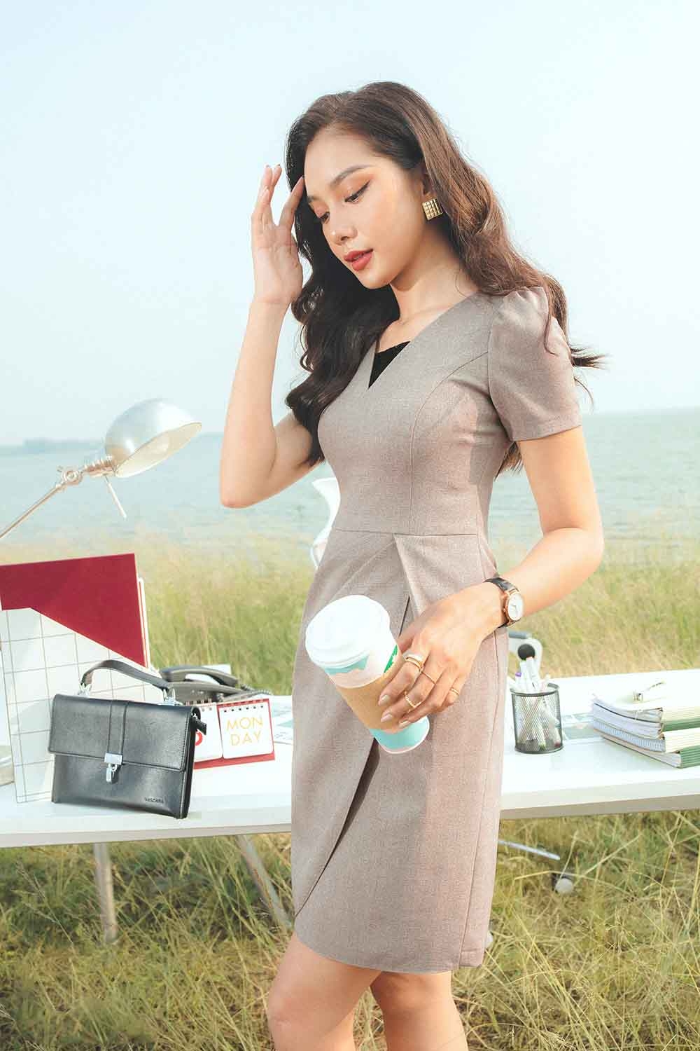 Đầm caro dáng chữ A nhấn eo 