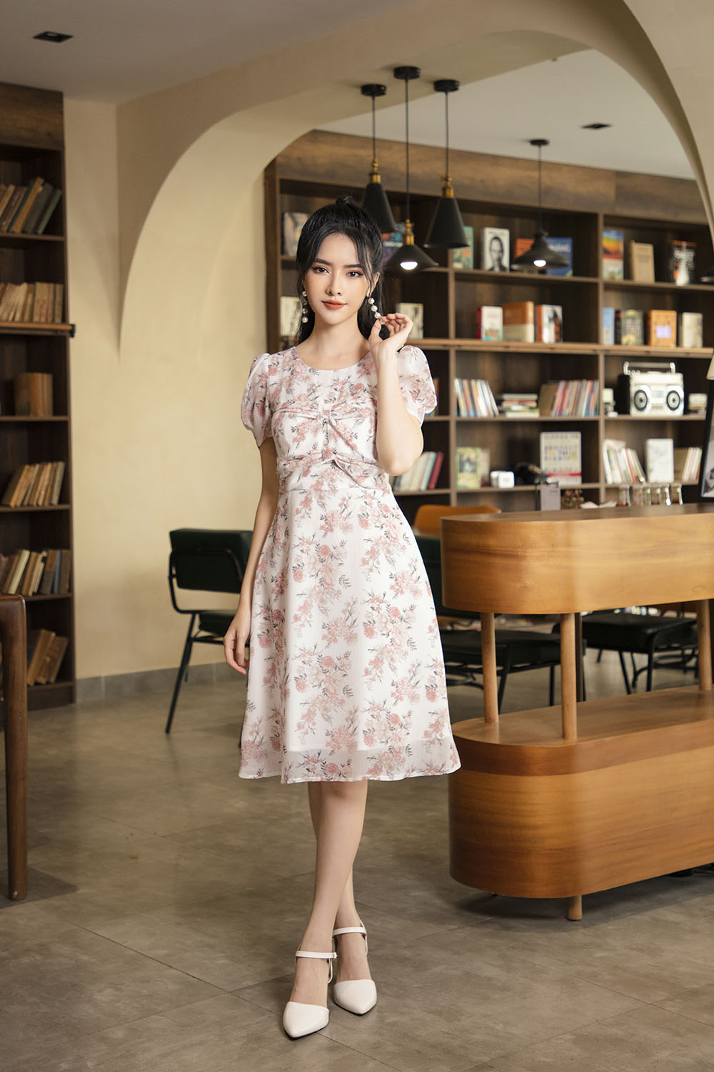 Đầm voan hoa xòe phối nơ ngực 