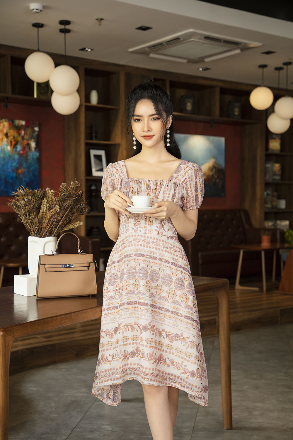 Đầm xòe họa tiết hoa xếp ly ngực 