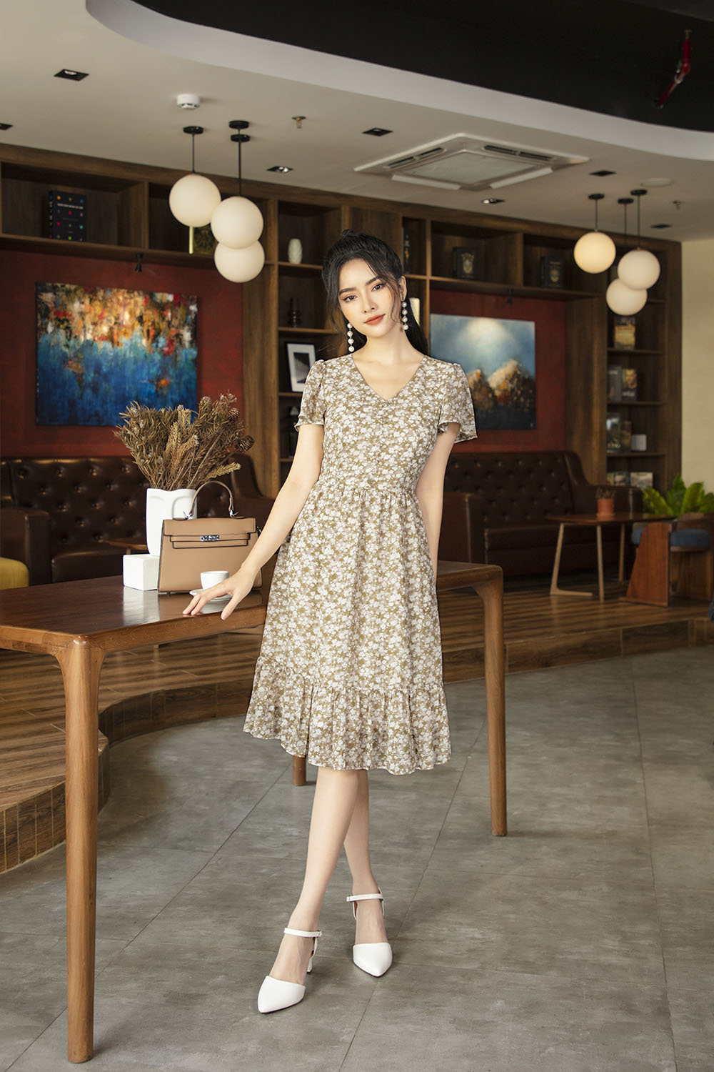 Đầm voan xòe đuôi cá cổ V 