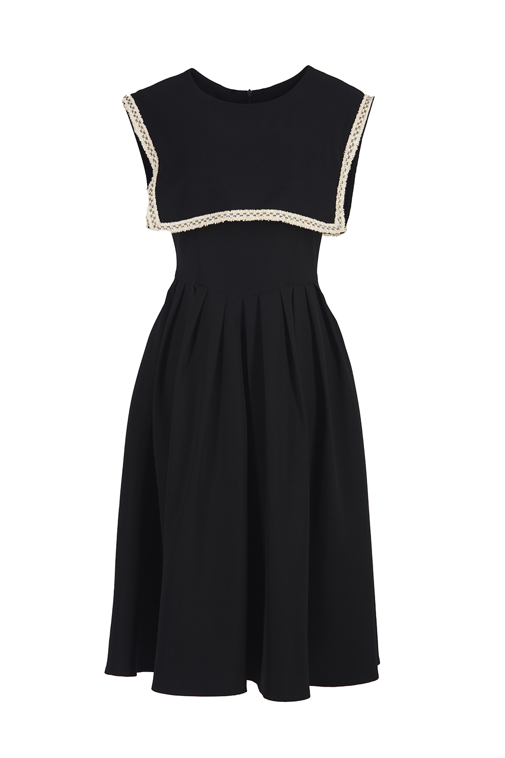 Đầm đen dáng xòe xếp ly 