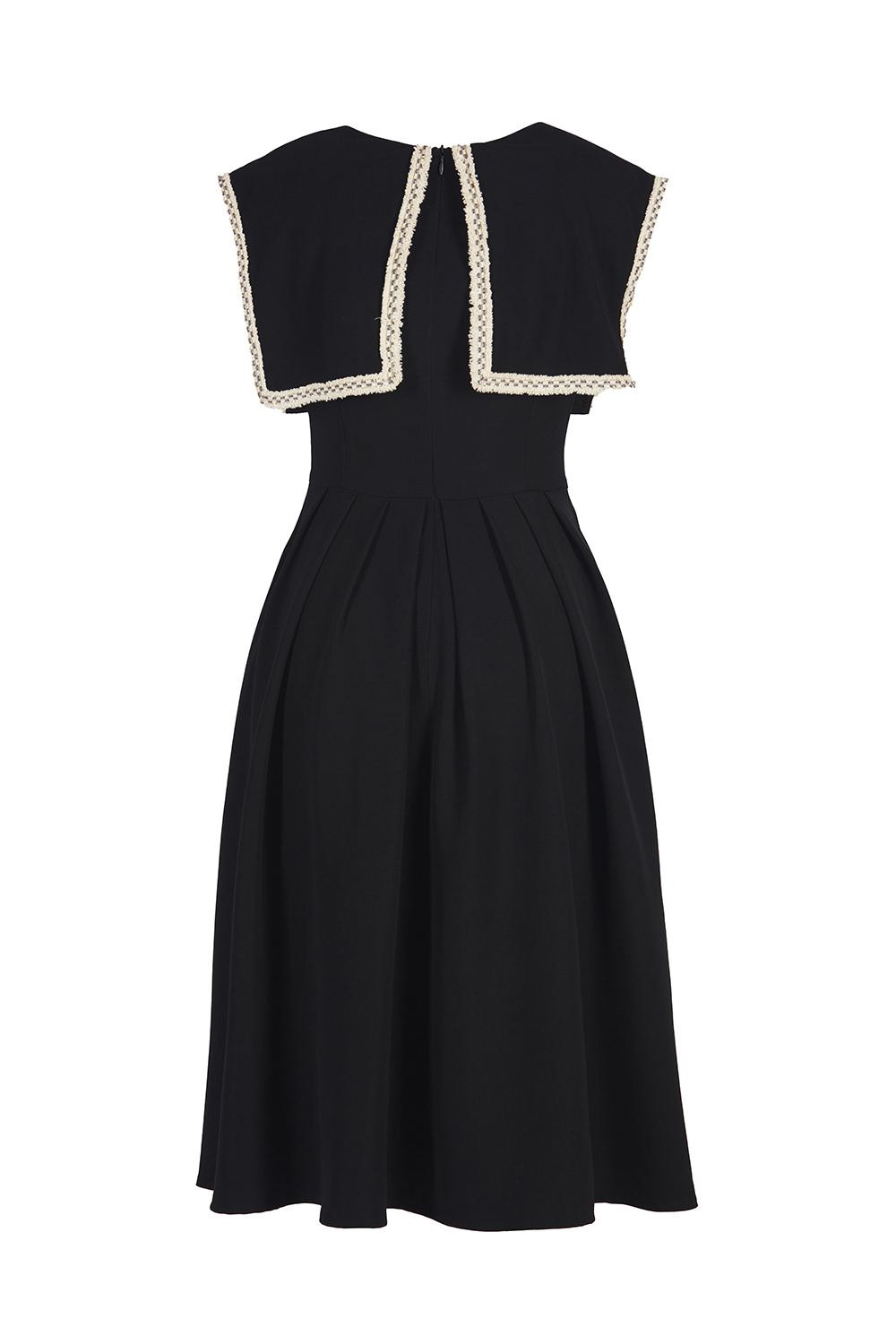 Đầm đen dáng xòe xếp ly 