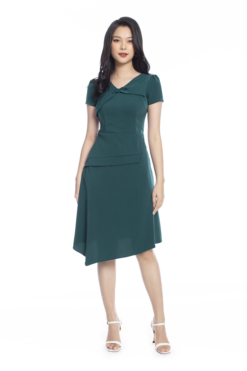 Đầm chữ A tà xéo cổ nhấn nơ 