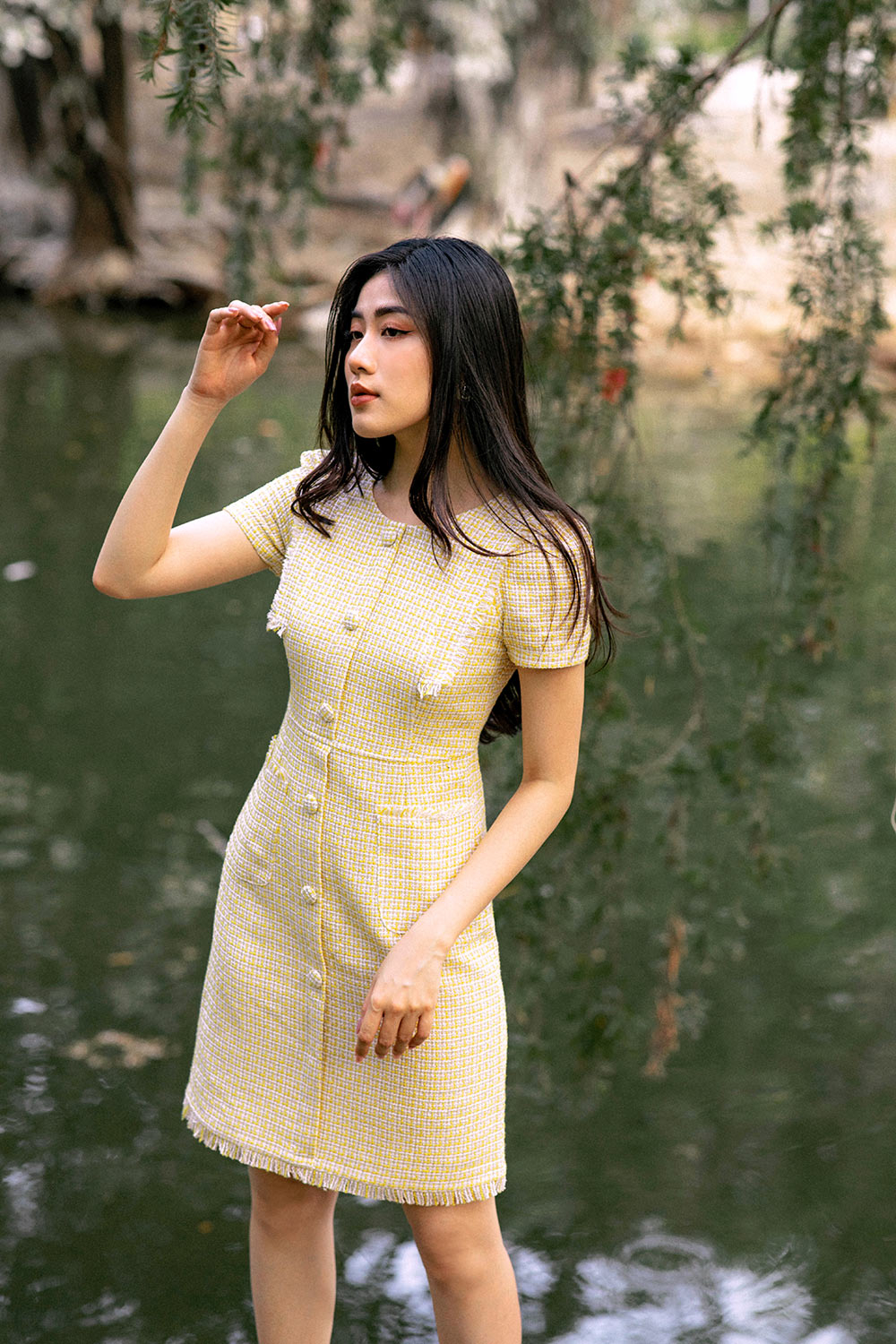 Đầm chữ A phối nút có túi 