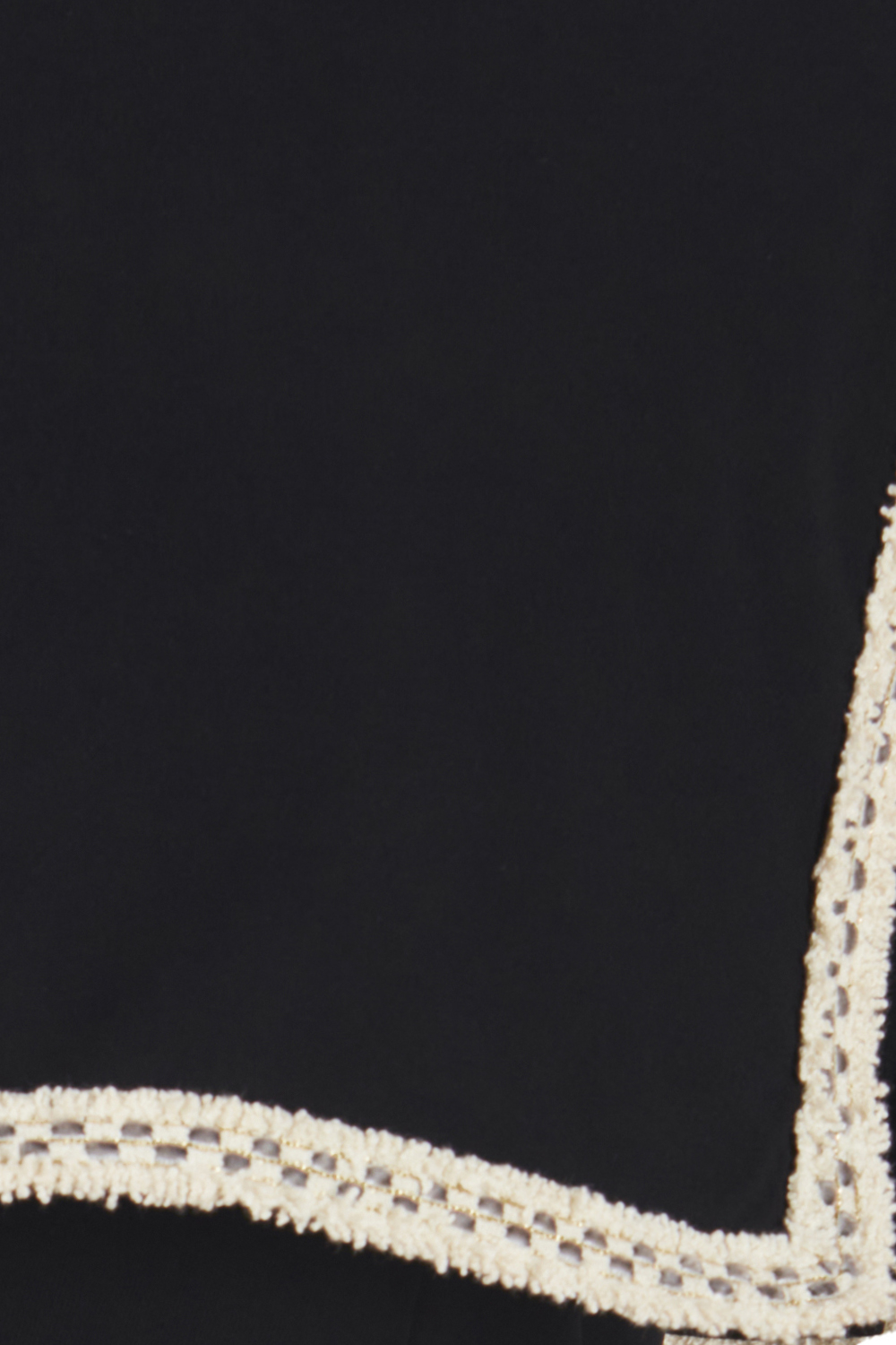 Đầm đen dáng xòe xếp ly 