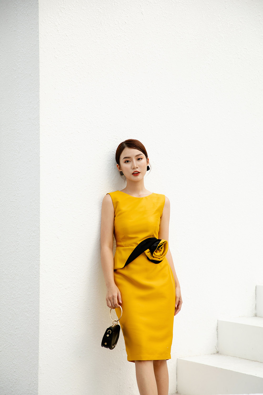 Đầm dự tiệc sát nách eo nhấn nơ 