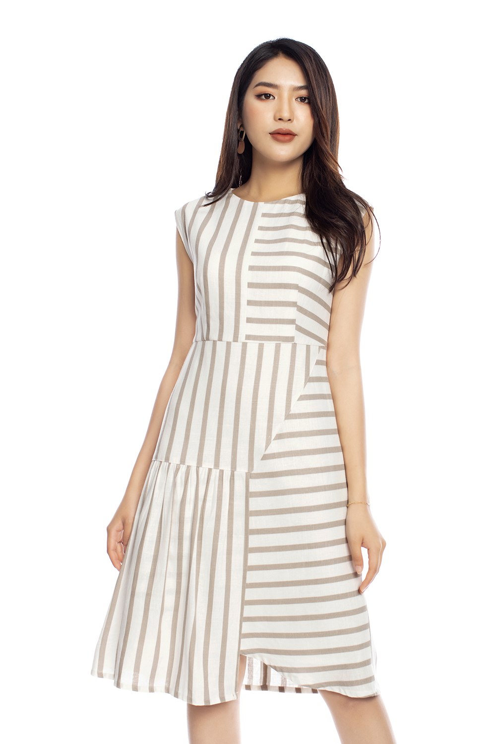 Đầm họa tiết sọc sát nách 