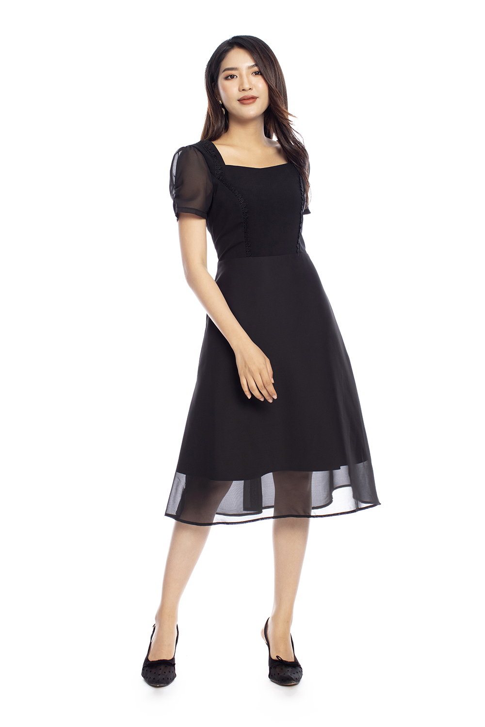 Đầm voan xòe cổ vuông tay ngắn 