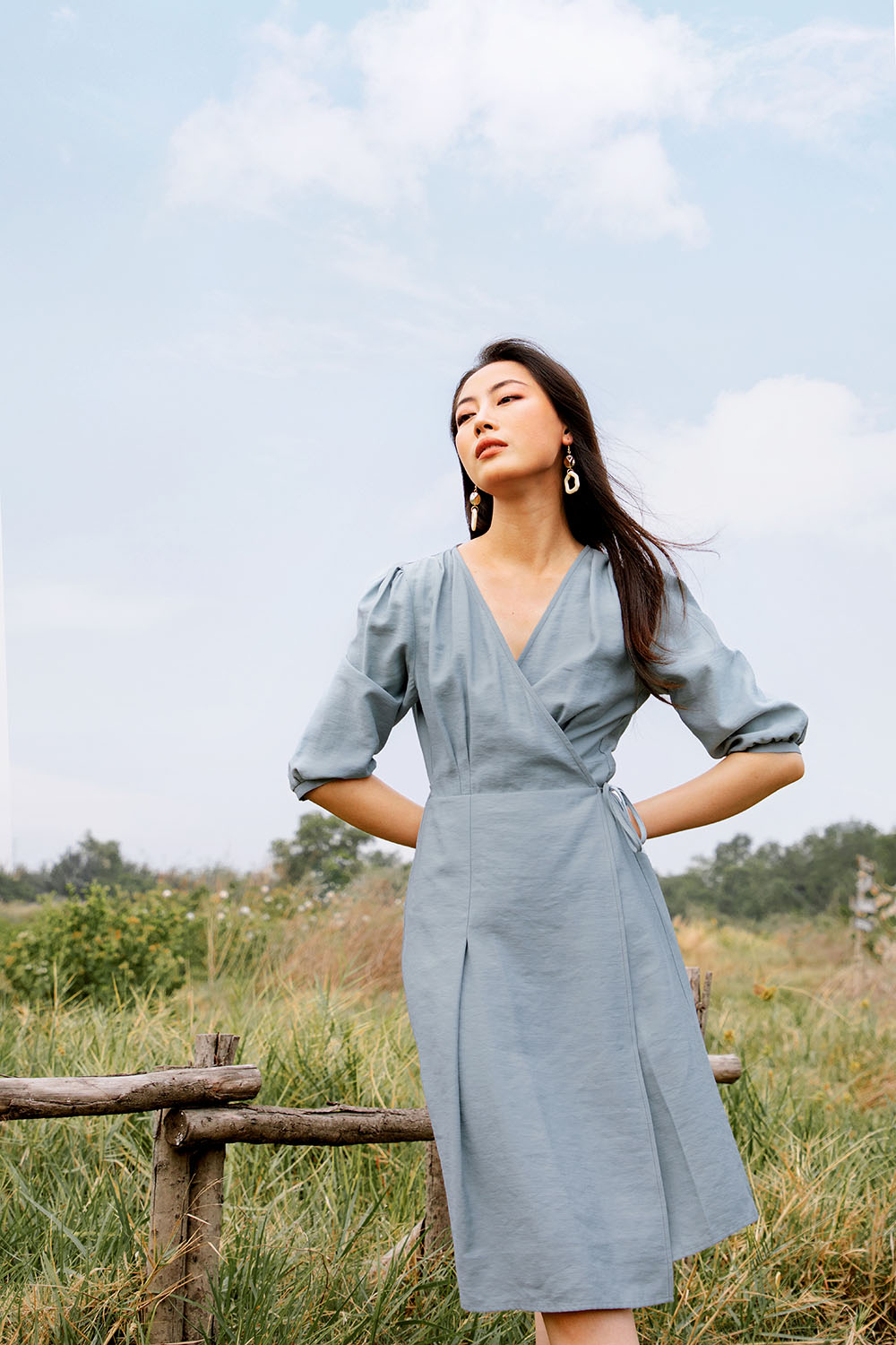 Đầm wrap dress tay lỡ cổ V 