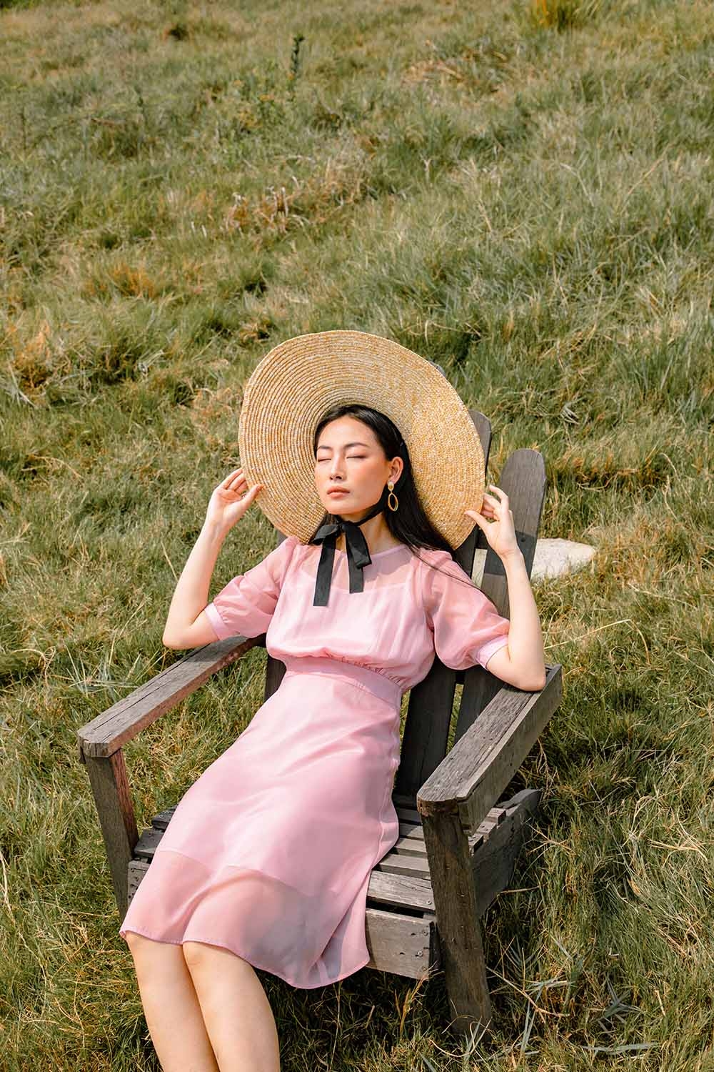 Đầm tơ ánh kim dáng xòe tay lỡ 