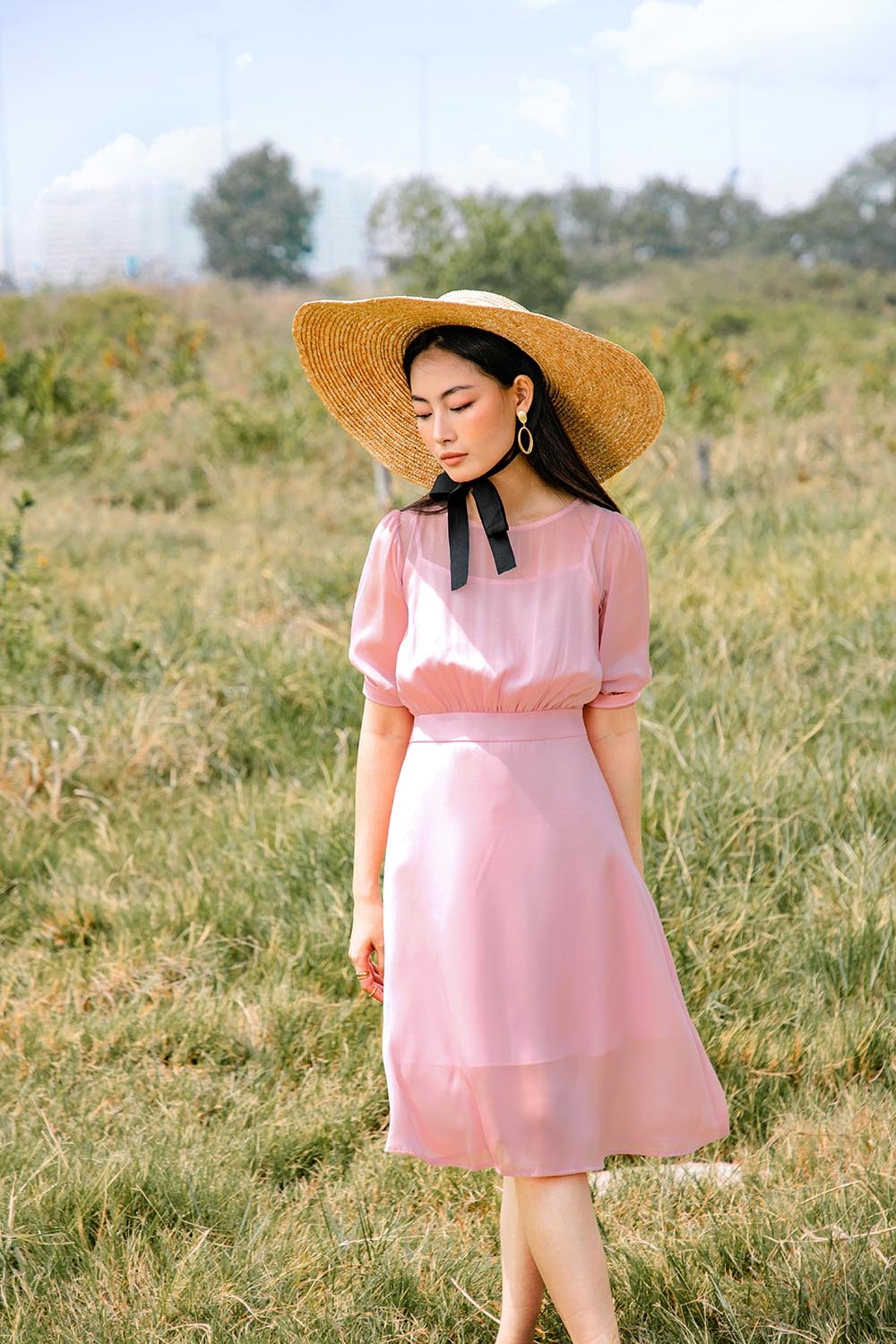 Đầm tơ ánh kim dáng xòe tay lỡ 