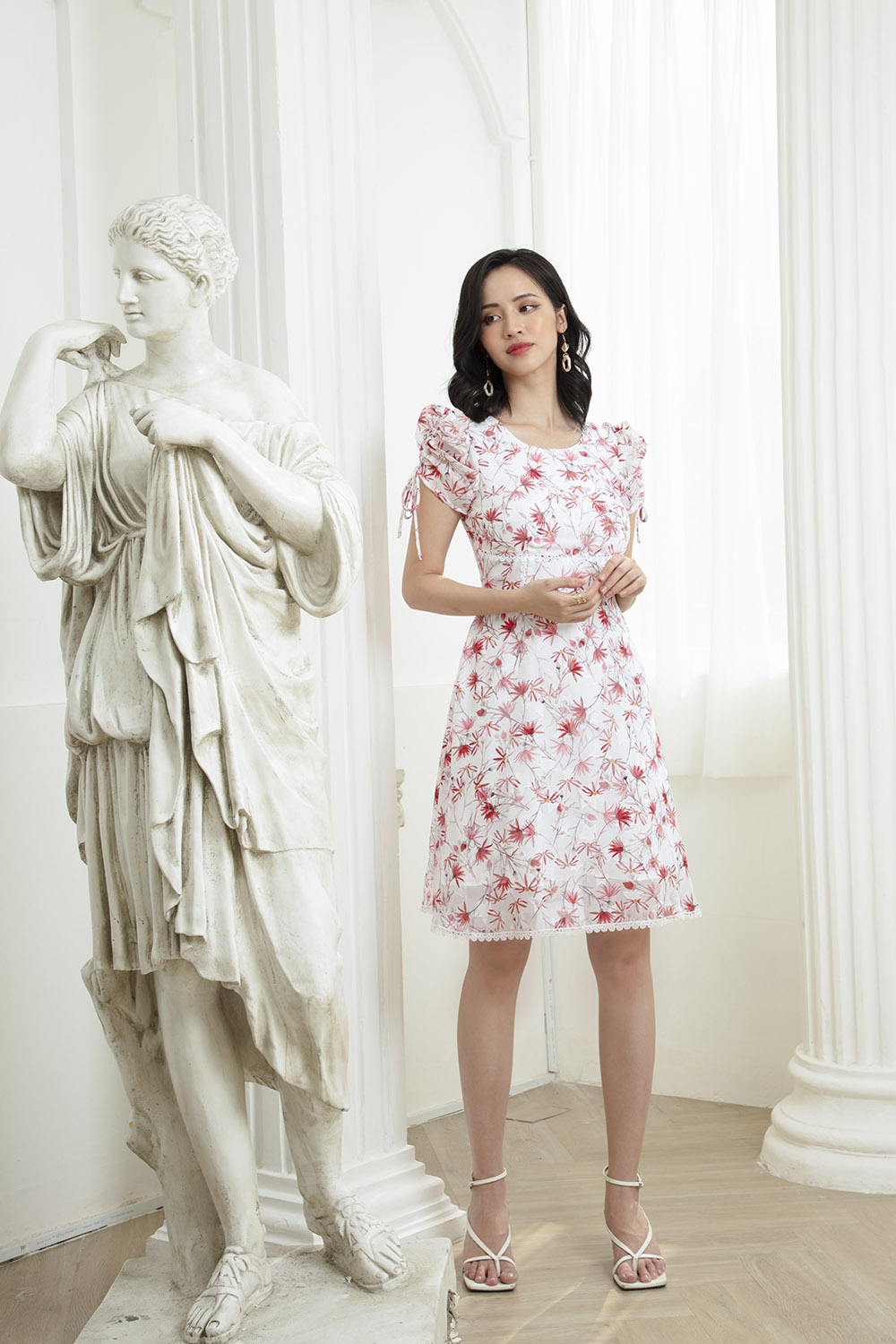 Đầm hoa voan dáng xòe phối ren 