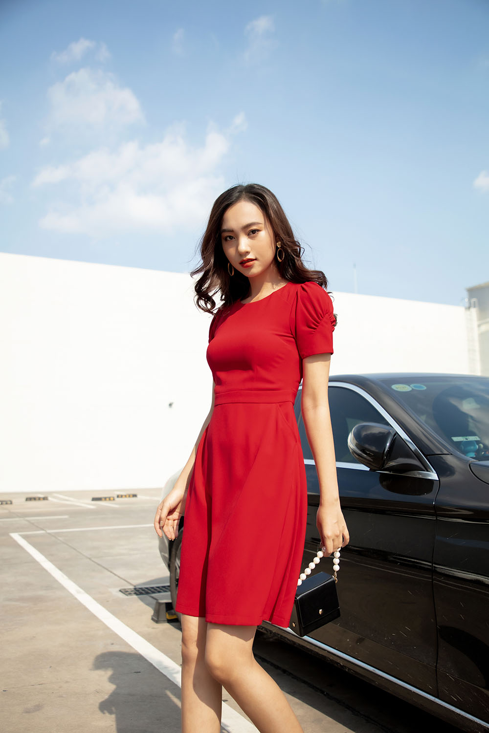 Đầm xòe cổ tròn tay phồng nhẹ 