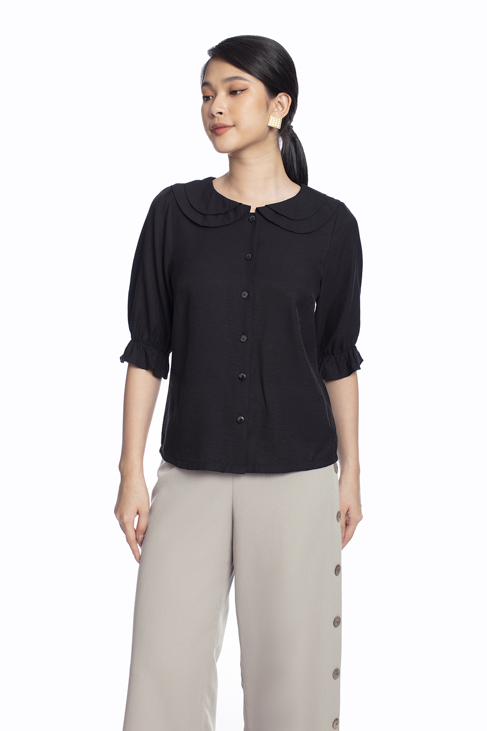 Áo sơ mi đen tay lỡ cổ sen 